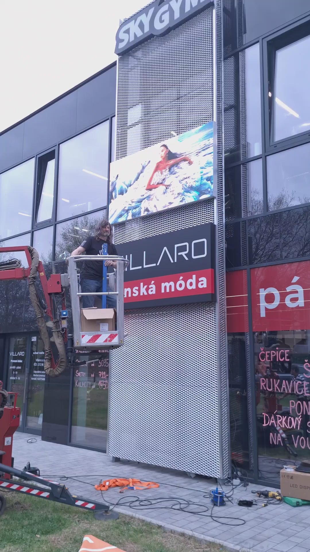 BIG LED – Pantalla LED fija profesional para exteriores con gabinete de aluminio (1m²)